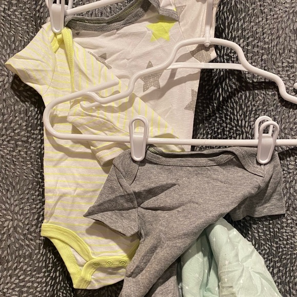 Bodysuit 3-6 months 5 pack - Picture 3 of 6